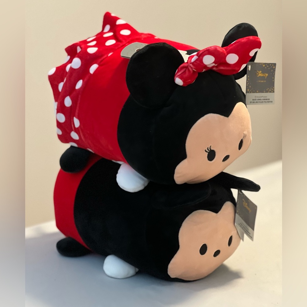 Large Disney Mickey Tsum Tsum Beating Heart Plush - Picture 6 of 7